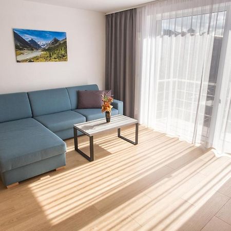 City Apartment Poprad Esterno foto