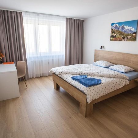 City Apartment Poprad Esterno foto