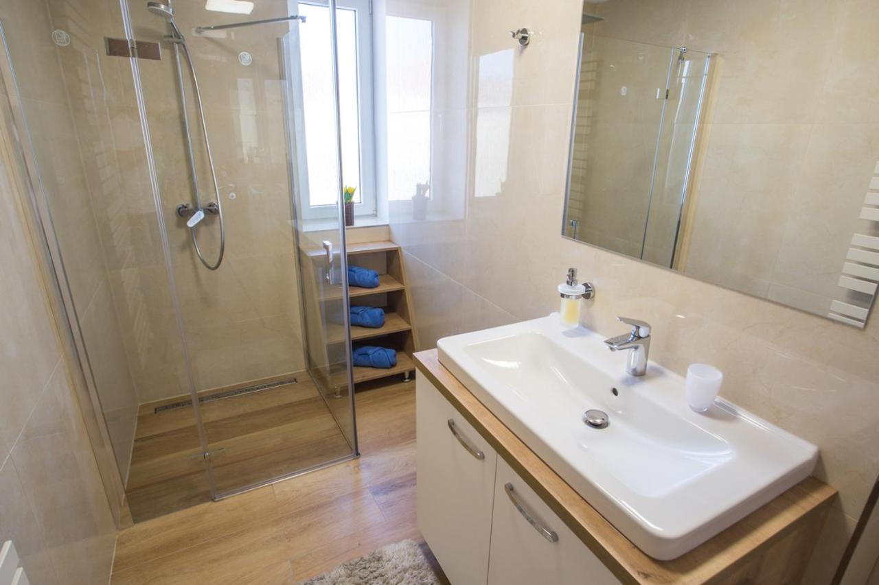 City Apartment Poprad Esterno foto