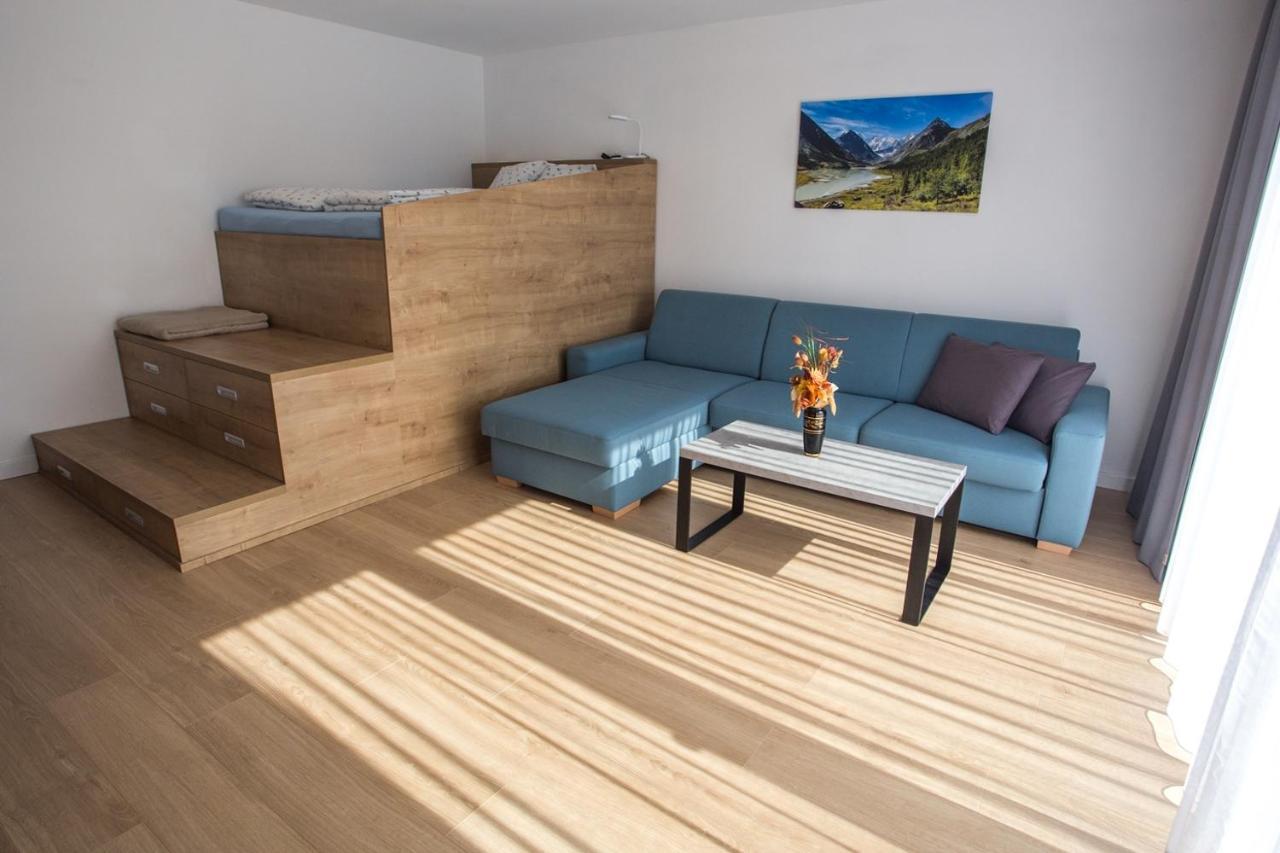 City Apartment Poprad Esterno foto