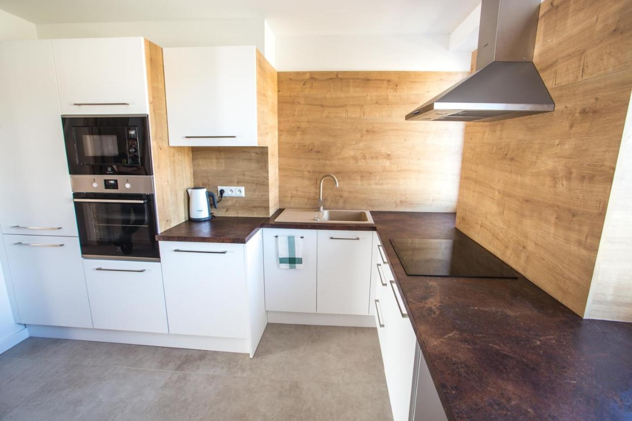 City Apartment Poprad Esterno foto