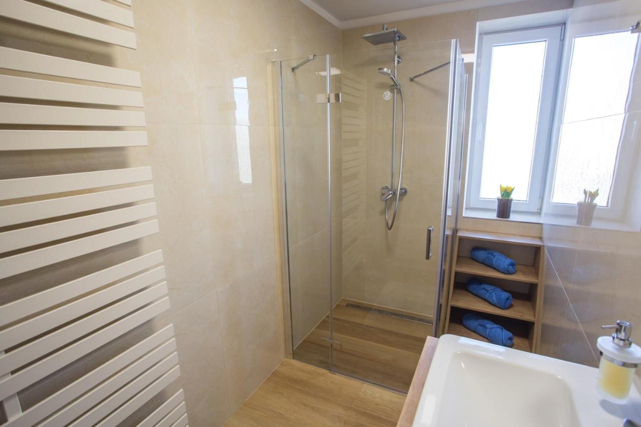 City Apartment Poprad Esterno foto