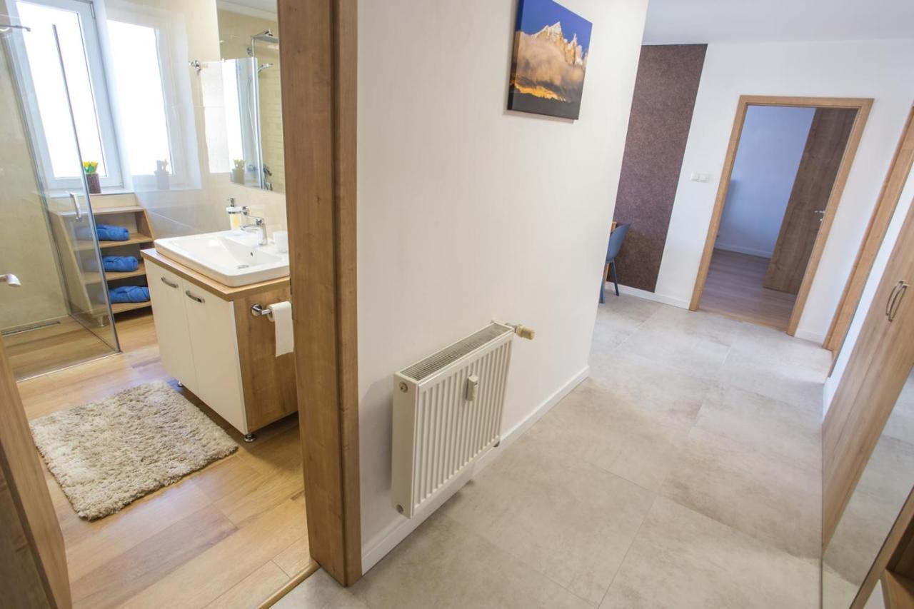 City Apartment Poprad Esterno foto